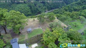 夏の密林のように生い茂る自然に覆われた岡城 本丸 ドローン撮影(4K)写真 Vol.2 20170705