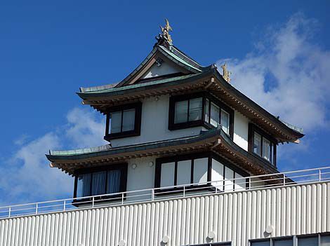 プール・結婚式場・温泉・スーパーがある農協の総合施設に天守閣？「アクア庄内」（山形庄内）ニセ城シリーズ