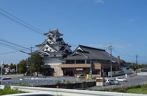 この立派な天守閣は米子城と思っちゃうかもしれません「お菓子の壽城」（鳥取米子）ニセ城シリーズ