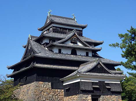 江戸時代初期建造の天守閣が現存している国宝「松江城」（島根松江）