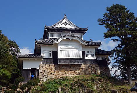 現存城の中でも日本一高い場所にある山城「備中松山城」（岡山高梁市）