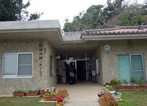 琉球王国最高の聖地と言われる世界文化遺産の「斎場御嶽[せーふぁうたき]」（沖縄南城）