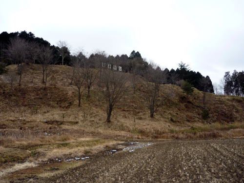 アクセスも分かりやすい！堀土塁の遺構が良好に残る旧作手村の三河亀山城