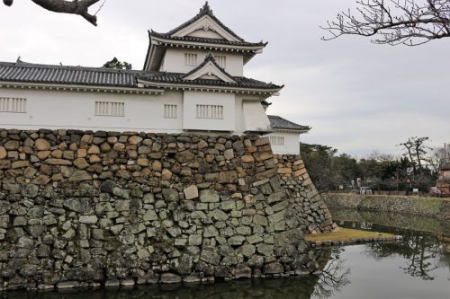 「本拠地/居城」移転に踏み切れなかった戦国英雄たち。その理由とは？