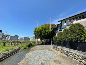 下新田津島神社（稲城市東長沼） - 大丸用水脇にお祀りされている天王さん