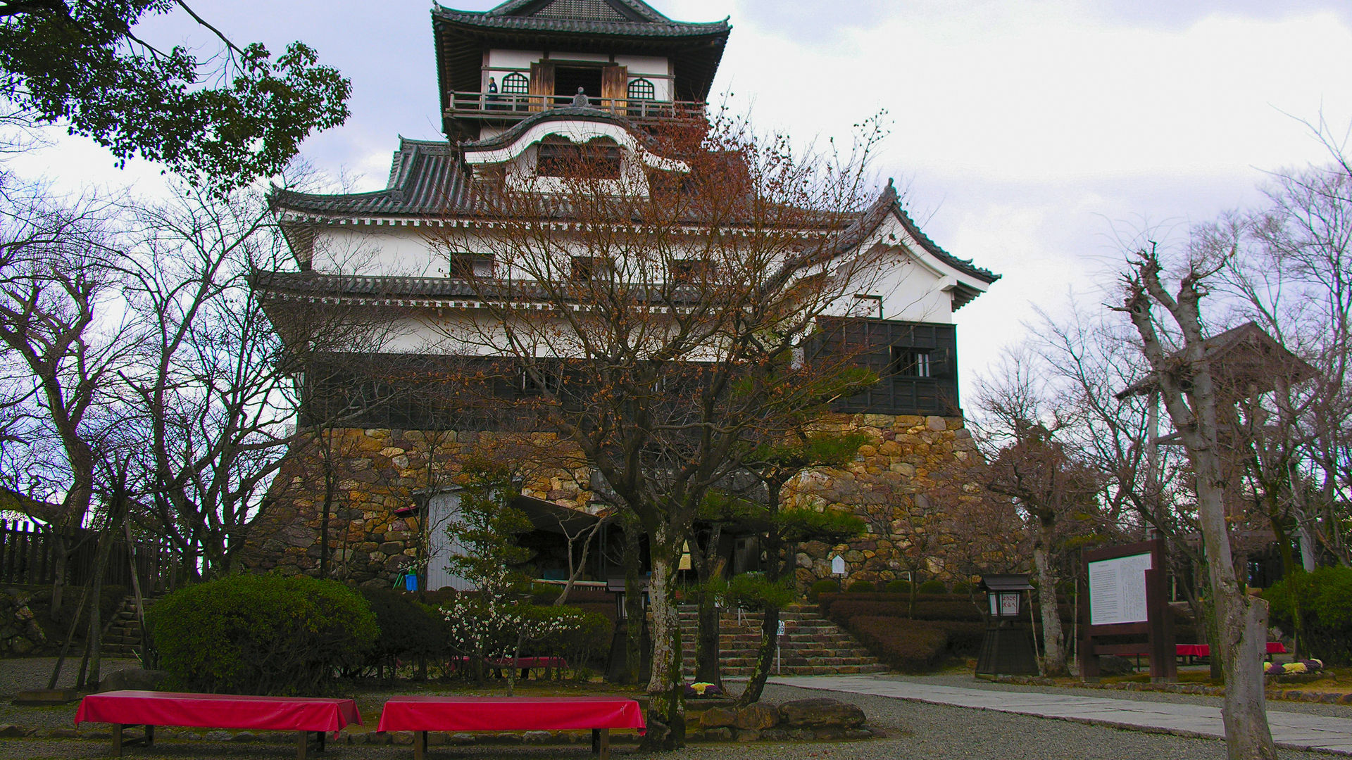 【日本100名城第90番】天守閣からの眺めが絶景で海に囲まれた平戸城！見どころや日本100名城スタンプ設置場所や御城印、所要時間やアクセス、駐車場を徹底解説！